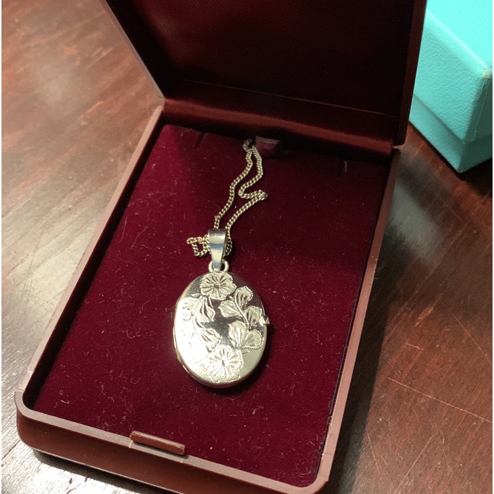 Beautiful antique silver locket necklace